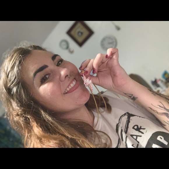 Meet your Posher, Emma - Picture 2 of 8